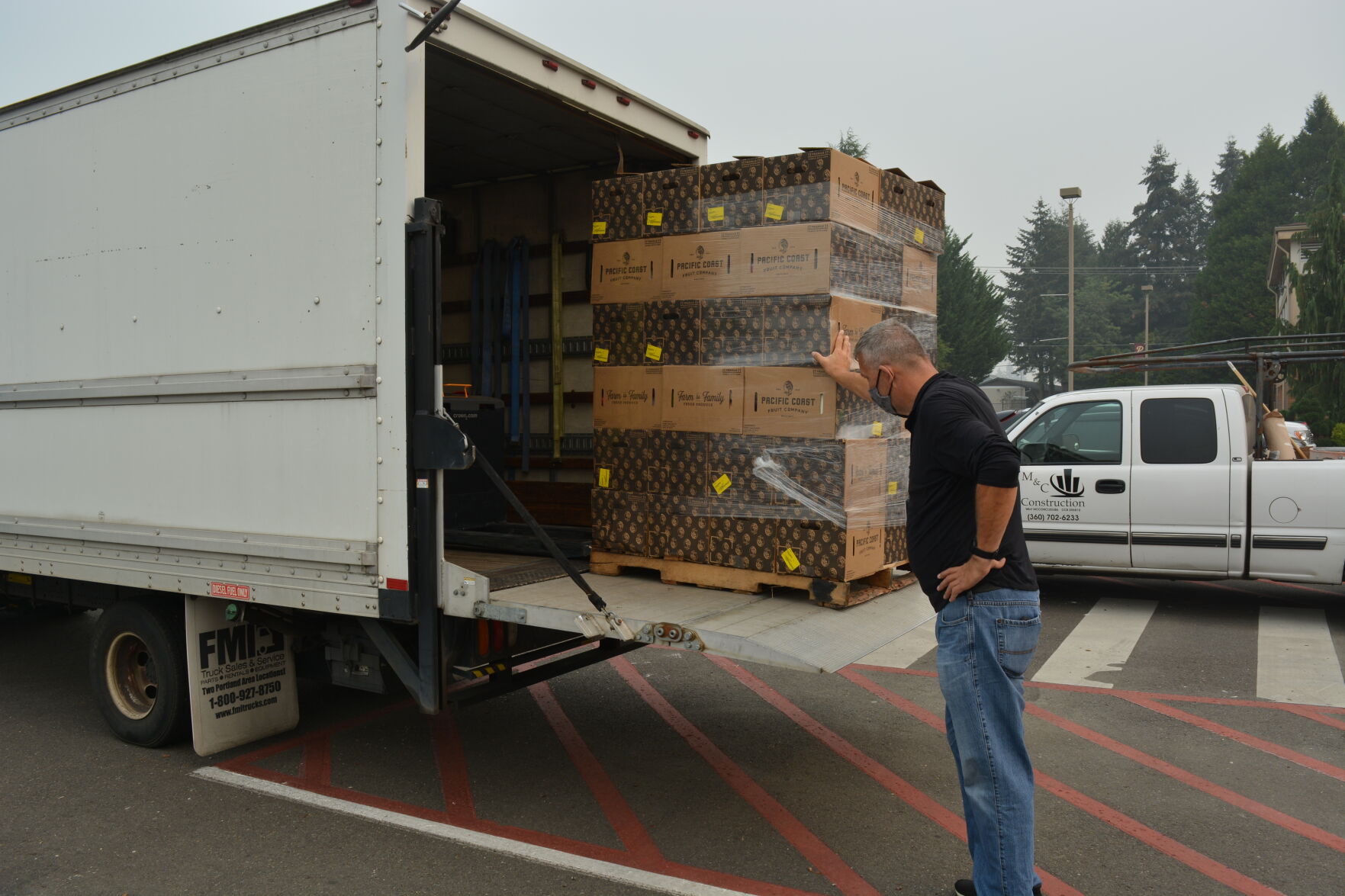 200926.News.FoodBoxes.Ck.4..JPG